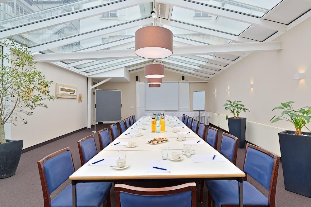 Hotel Restaurant Zur Post 4*